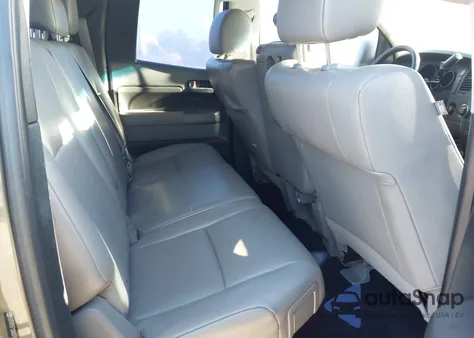 2010 Toyota Tundra Grade 5.7L V8 z USA, uszkodzony, nr VIN 5TFRY5F12AX074204